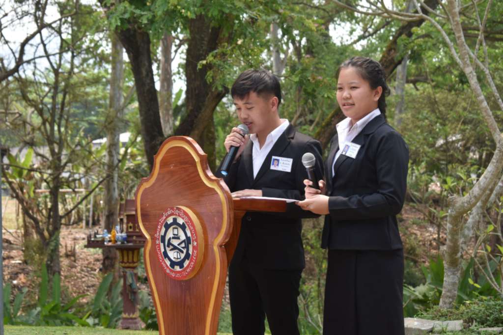 Photo_2_Students_addressing_the_audience_for_web.jpg