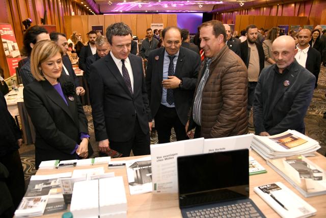 LuxDev Innovation Grant schemen beneficiary presenting products to government officials at a conference