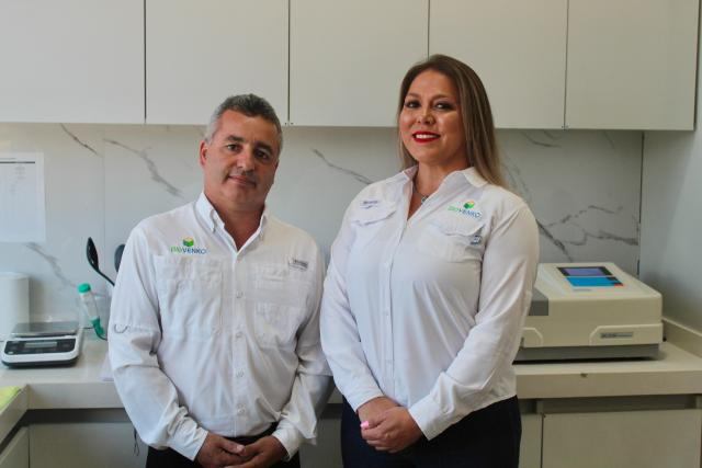 Portrait of a man and a woman - entrepreneurs